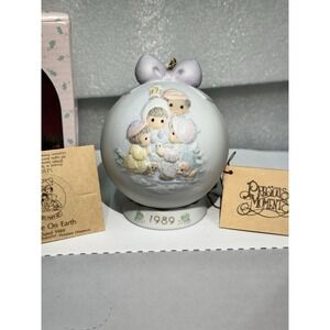 New Christmas Ornament Precious Moments"Peace On Earth"First-Edition 1989NIB NOS